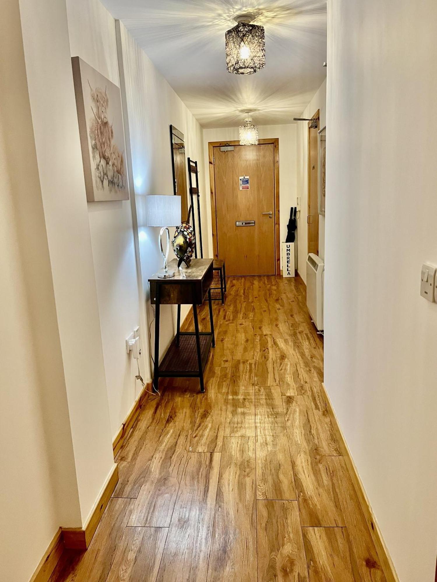 La Scala Inverness City Apartment 객실 사진